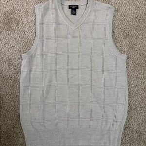 Dockers Light Gray Men’s V-Neck Sweater Vest